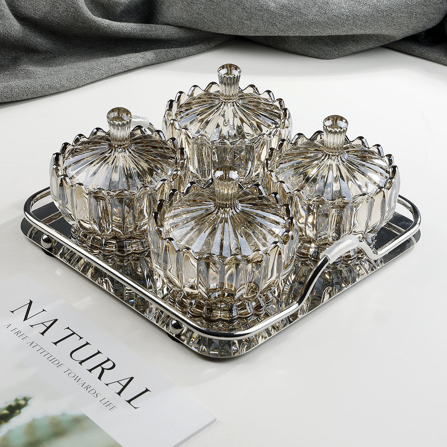 高颜值莲花分格零食盘带盖玻璃干果盘家用客厅糖果茶点盘小吃拼盘