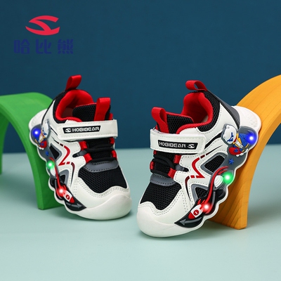 哈比熊男童闪灯透气软底学步鞋