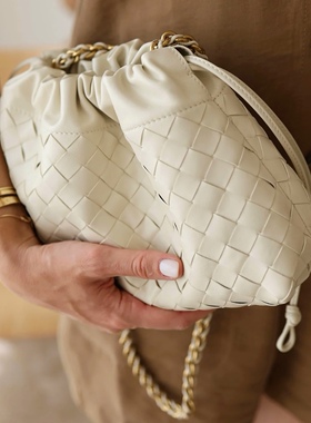 简约链条版真皮编织Dustbag垃圾袋云朵腋下包抽绳手提单肩斜挎包