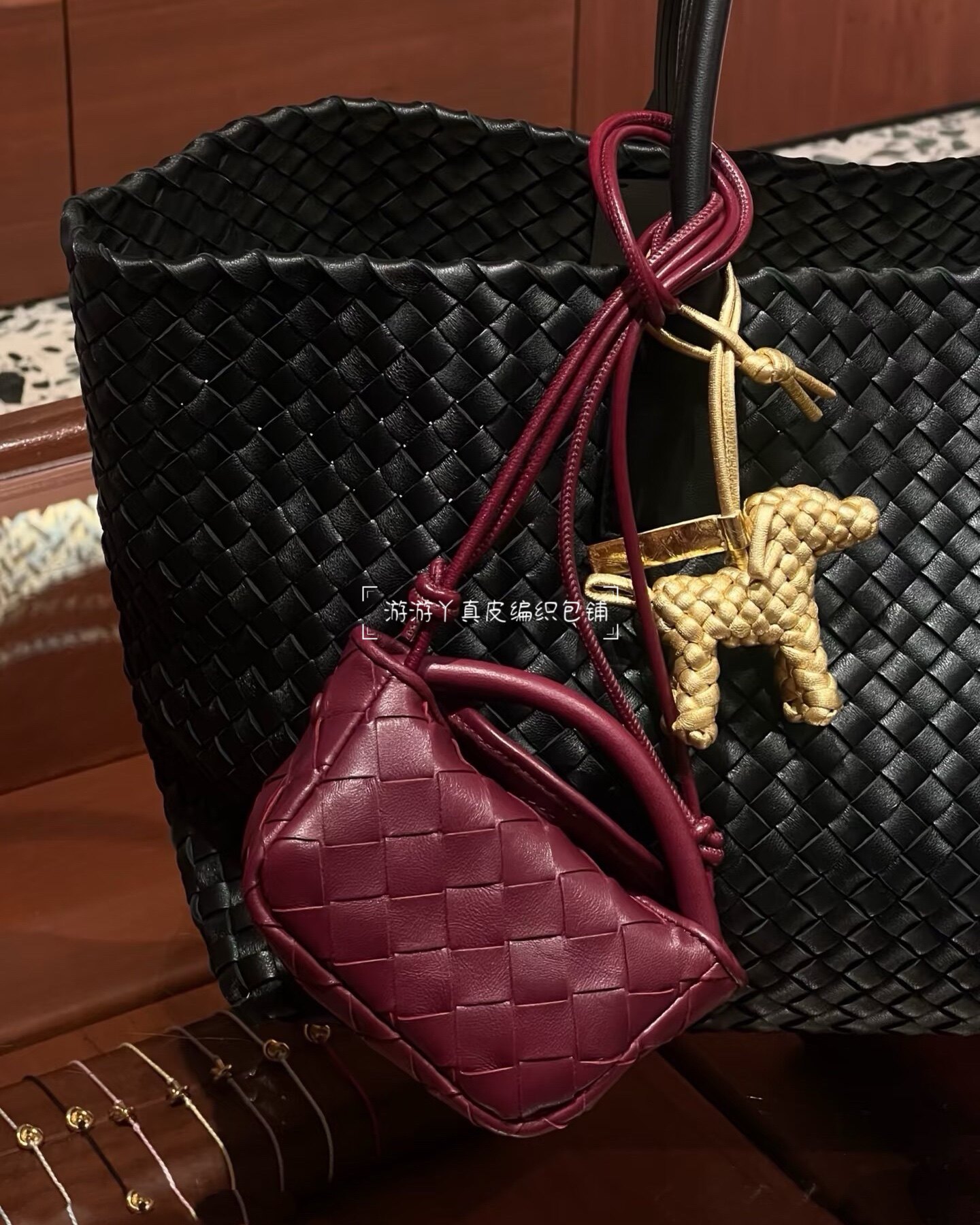 手工编织真皮羊皮女包耳机包可爱有趣元宝包迷你时尚包包挂件挂饰
