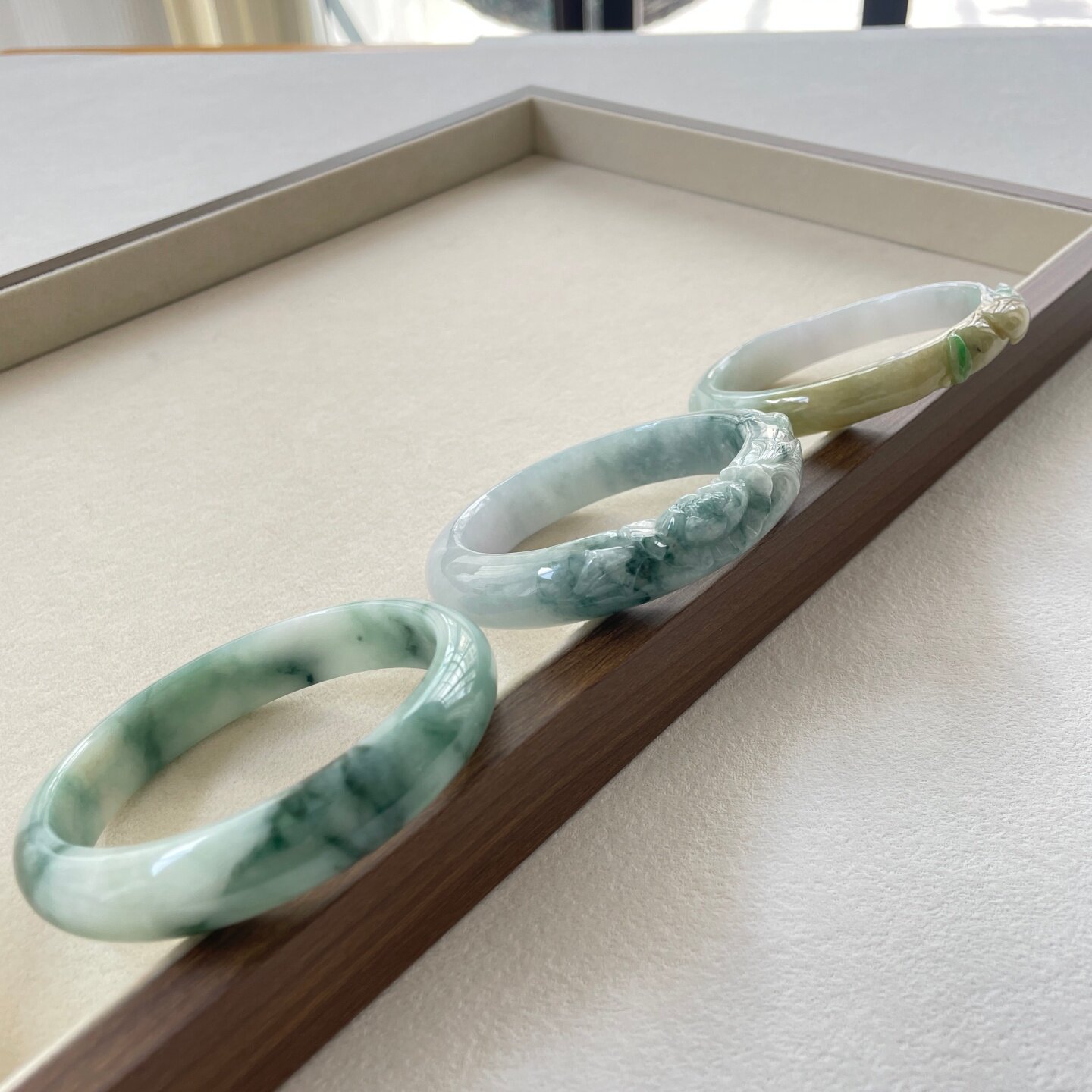 A货翡翠大圈口手镯入门级带证