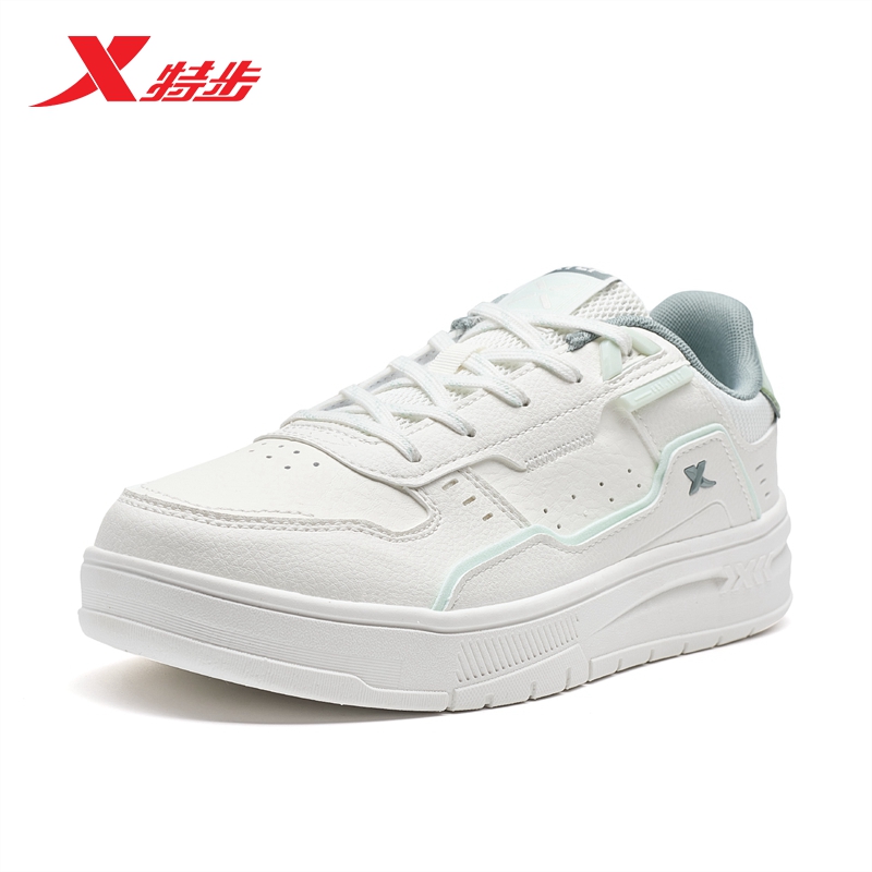 特步女鞋板鞋低帮系带轻便休闲鞋