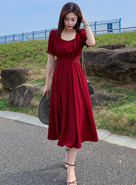 夏季大码方领红色连衣裙女微胖mm韩版气质收腰泡泡袖小黑裙200斤