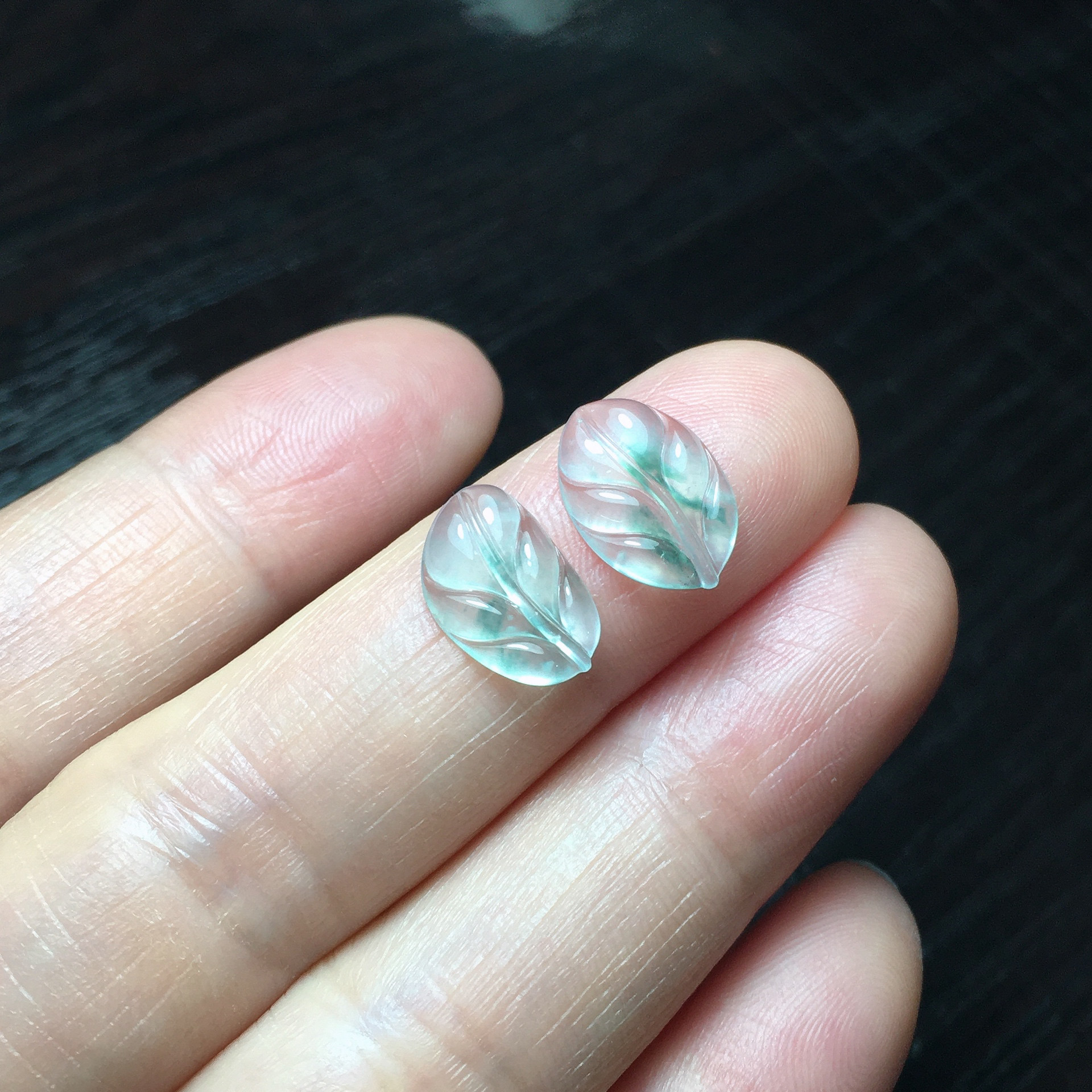 阳吉翡翠揭阳工高冰飘蓝花小玉叶2个料12毫米飘彩冰叶子小提溜料