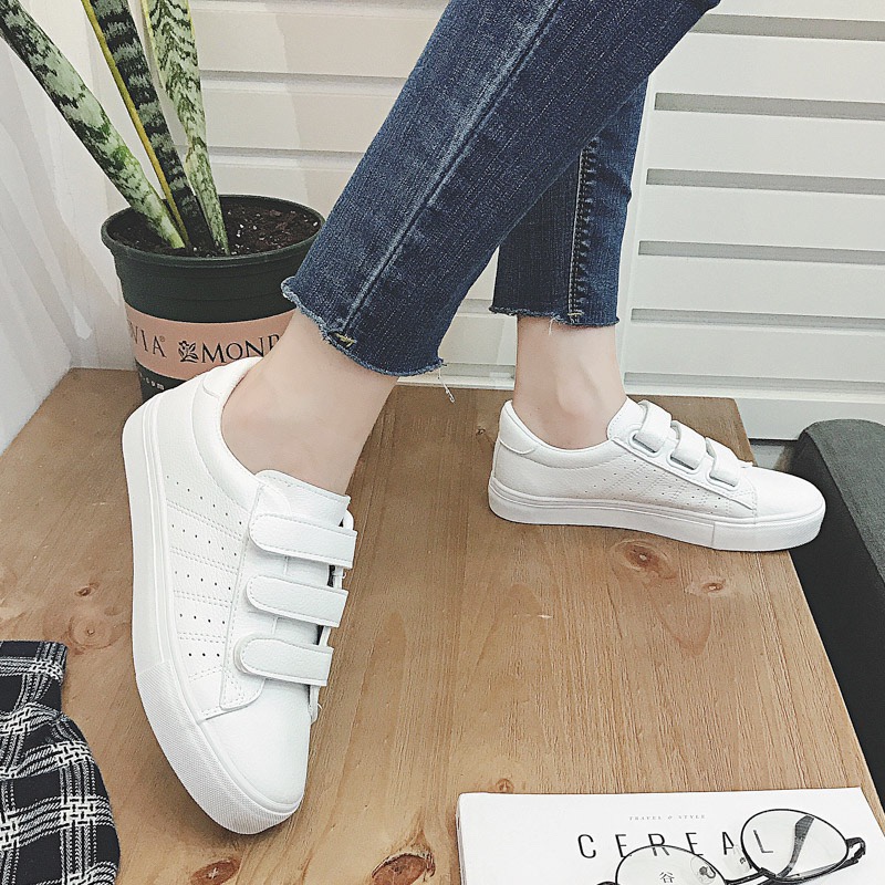 夏季魔术贴一脚蹬小白鞋女新款柔软配裙子学生白鞋轻便护士板鞋