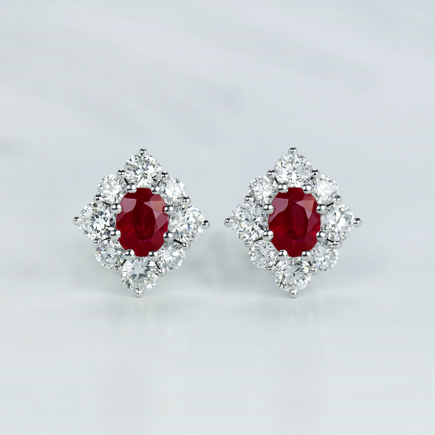 奢华18K白金天然鸽血红宝石耳钉 爆闪培育钻石耳环正品通勤女款