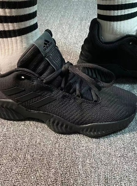 阿迪达斯Pro Bounce男子低帮织物透气减震耐磨防滑篮球鞋 FW0905