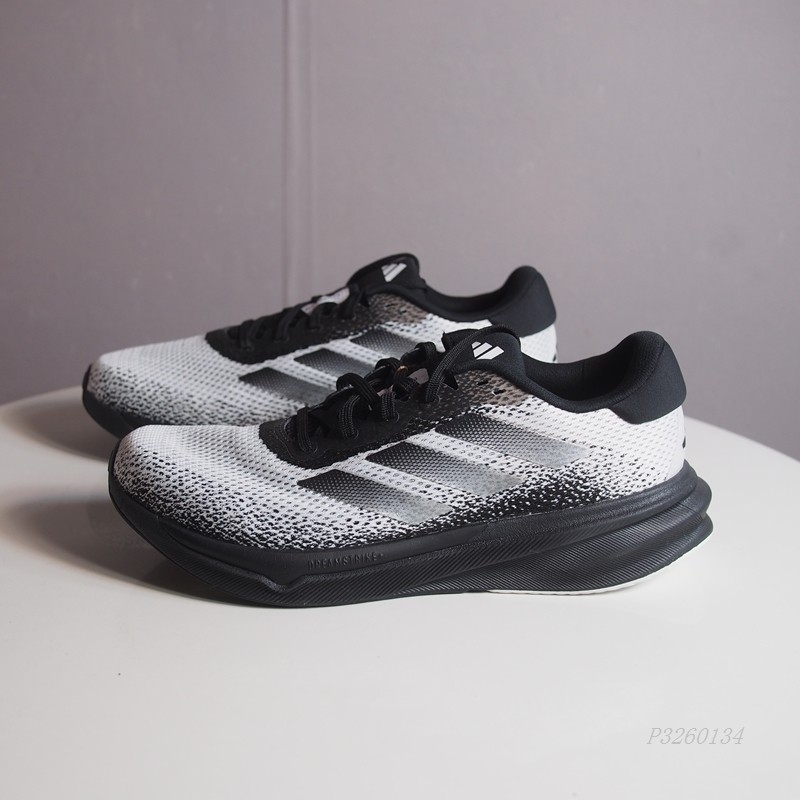 关键是好看织物透气轻便耐磨减震