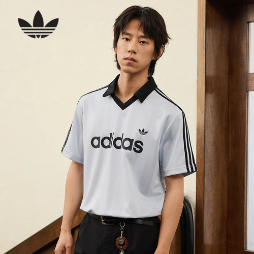 adidas阿迪达斯三叶草V领足球衫2026夏男adicolor短袖T恤 KE2453