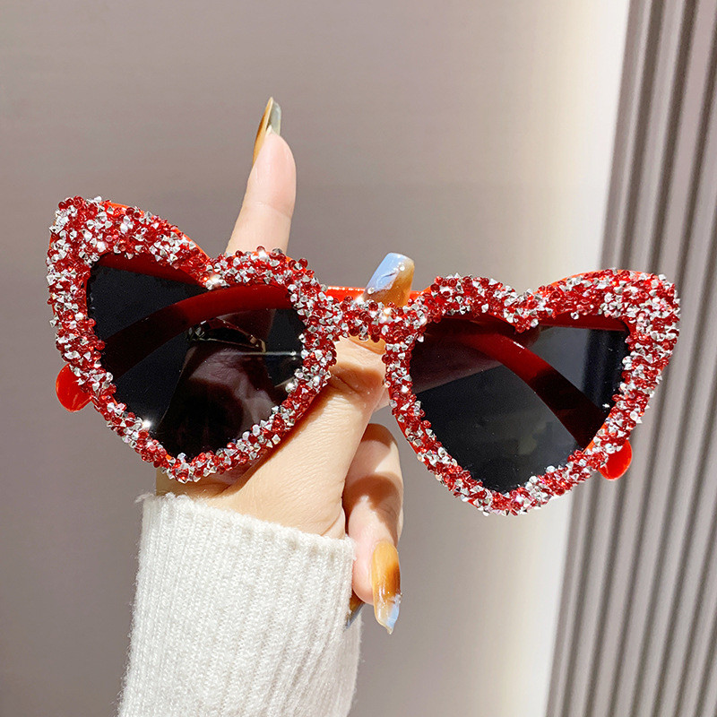 显白红色搞怪圣诞节凹造型太阳镜女欧美爱心桃心镶钻墨镜生日拍照