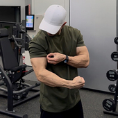 口健身上衣 纯色圆领休闲弹力收袖 潮牌软壳垫肩运动短袖 男T恤夏季