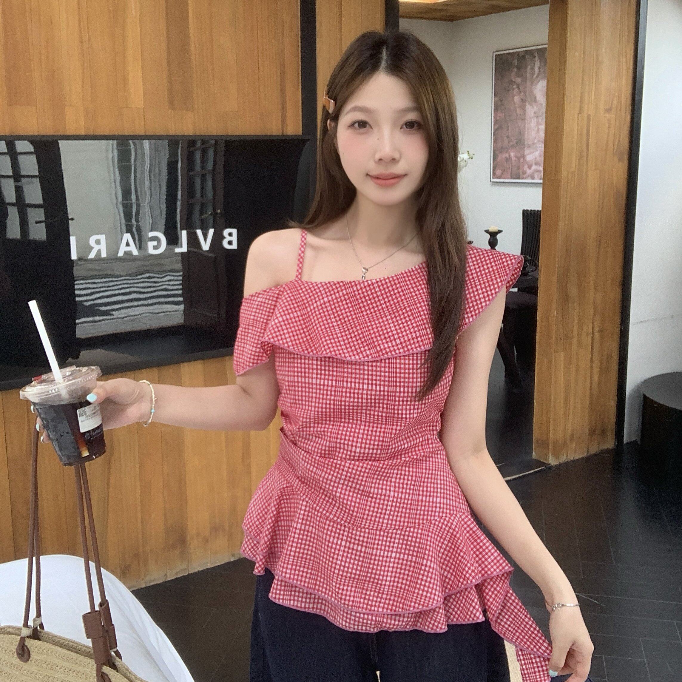 实拍 大码胖妹妹夏季新款荷叶边露肩格子衬衫绝美独特斜肩上衣