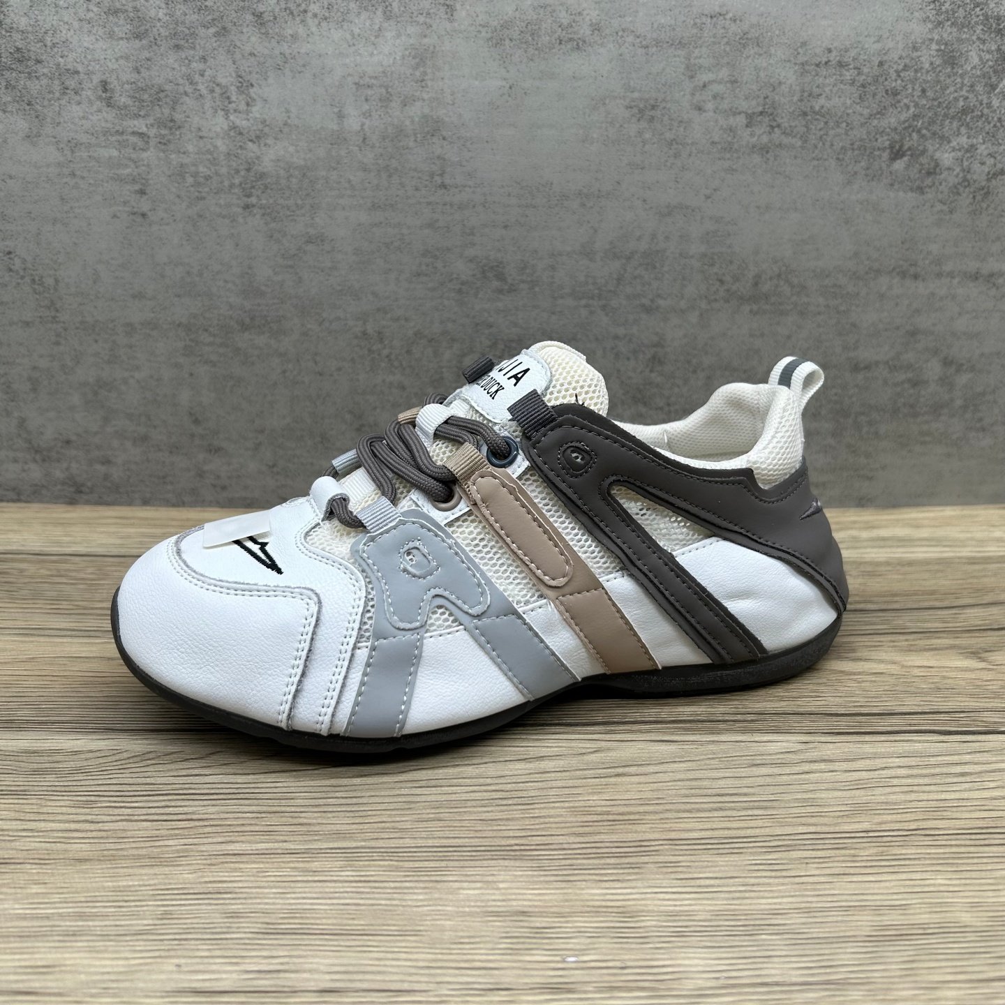 断码特价处理真皮网面透网透气百搭运动休闲老爹鞋女系带平底百搭