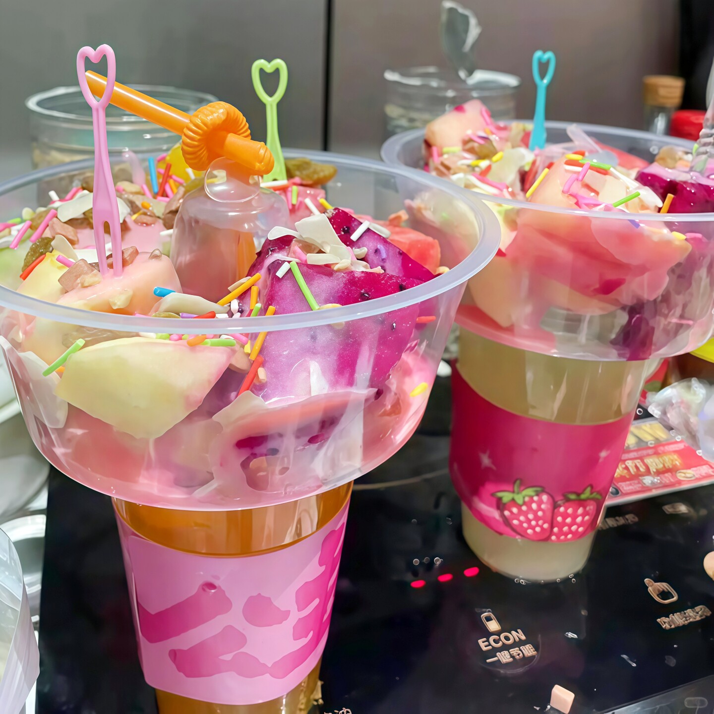 一次性500ml冒烟水果杯加厚注塑奶茶杯网红饮料果汁塑料杯带盖子