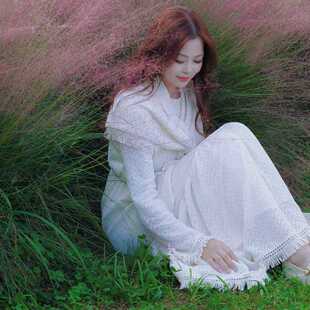 雪莲花含针织披肩连衣裙两件套秋冬旅行拍照 董艺旅行穿搭