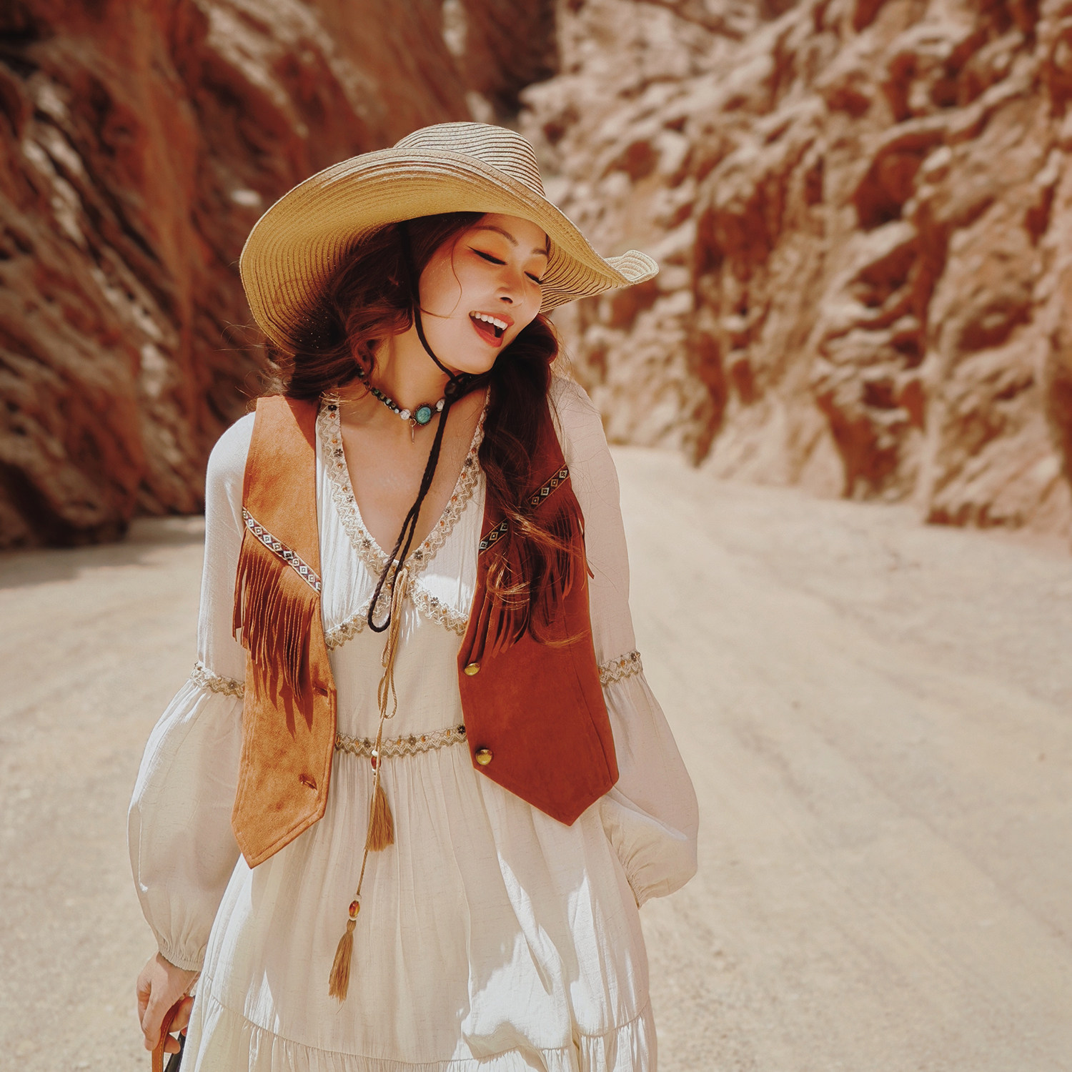 【董艺旅行穿搭】西部牛仔·麂皮绒流苏刺绣马甲新疆云南旅游
