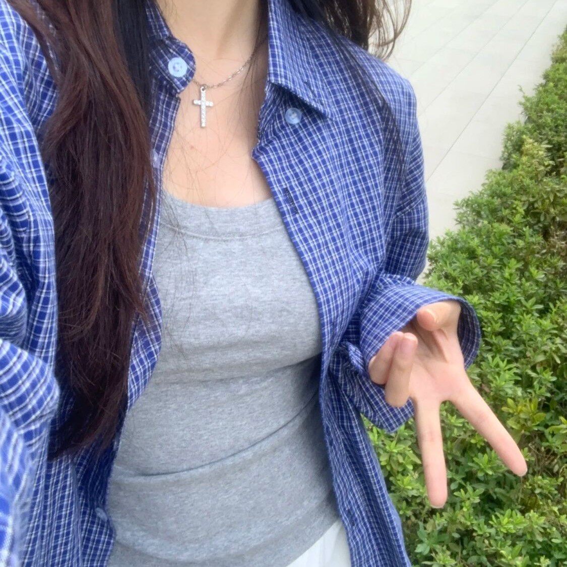 早春季慵懒风蓝色格子衬衫女士长袖外穿休闲宽松叠穿上衣衬衣外套