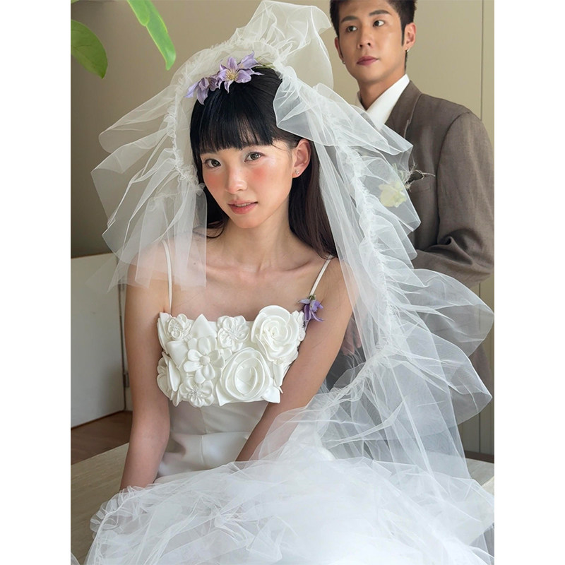 头纱新娘主婚纱小众超仙褶皱花边领证求婚拍照道具白色发饰复古风