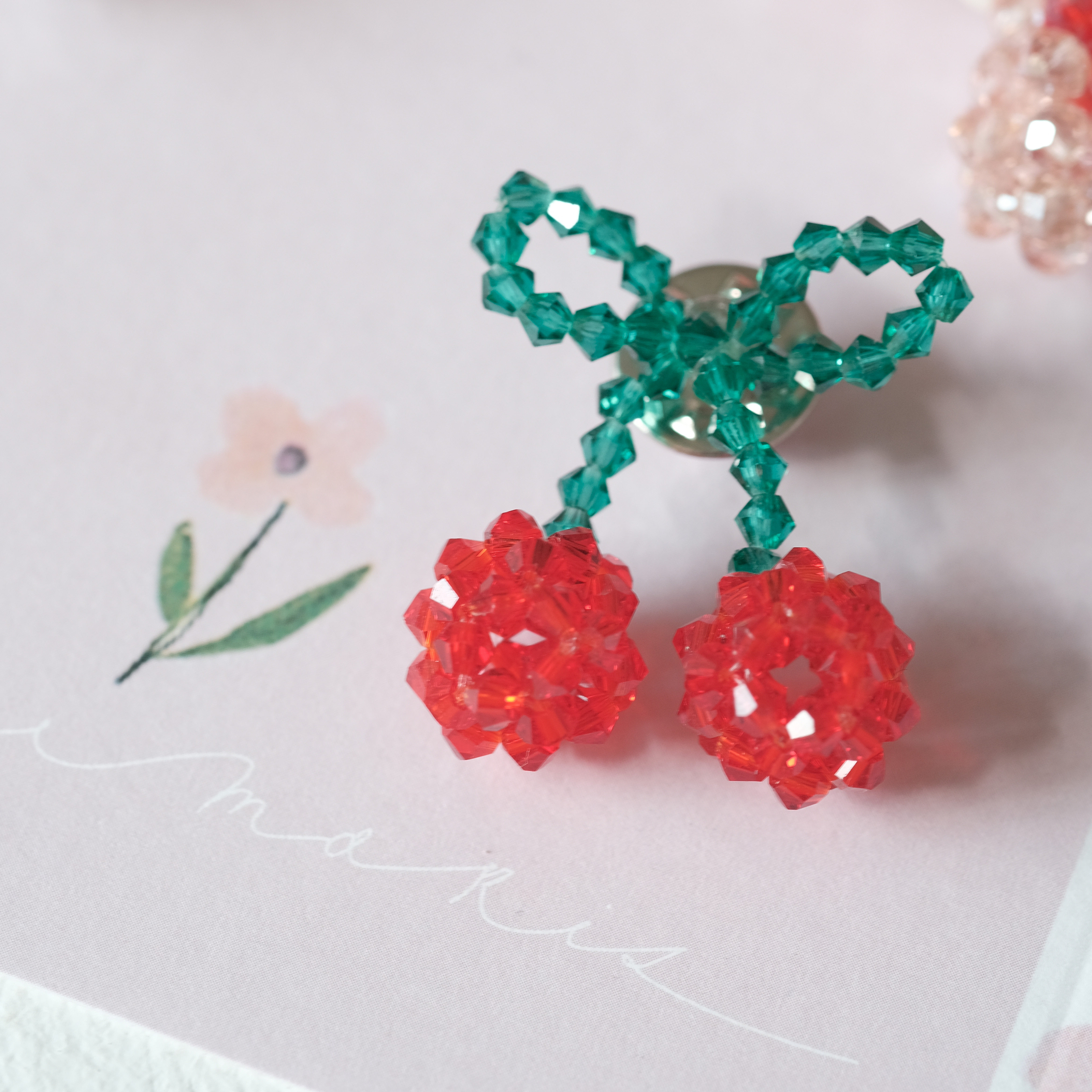 一个樱桃 纯手工进口串珠软萌可爱胸针水果配饰百搭ins别针