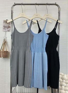 法式气质针织吊带裙连衣裙百褶裙女早春灰色新款收腰A字裙短裙子