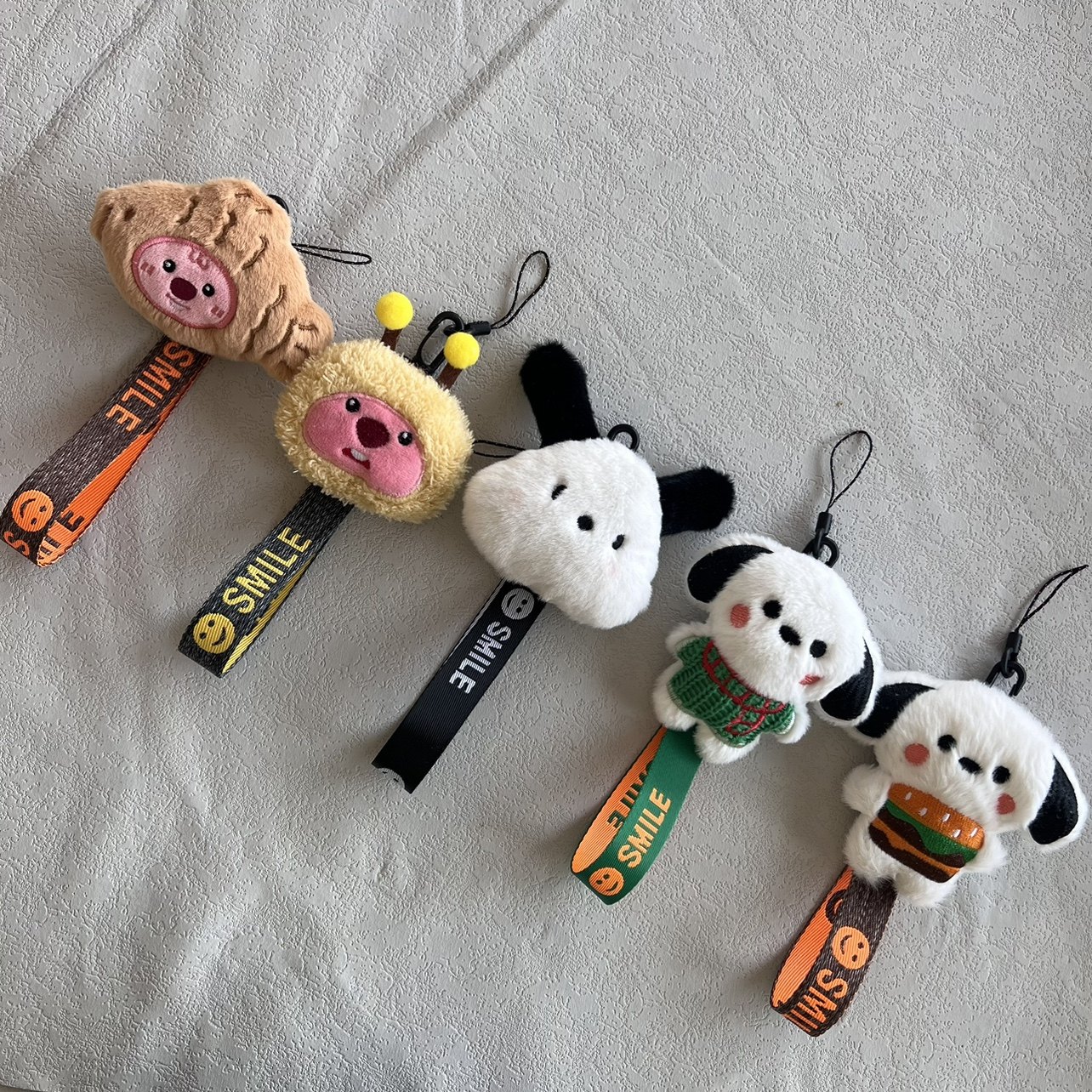 毛绒公仔变装海狸露比鲷鱼烧小蜜蜂帕恰狗手机壳挂绳短款手腕绳潮