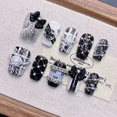 暗黑纯手工穿戴甲高级感显白轻奢美甲2025新年短梯方款女士杏仁款