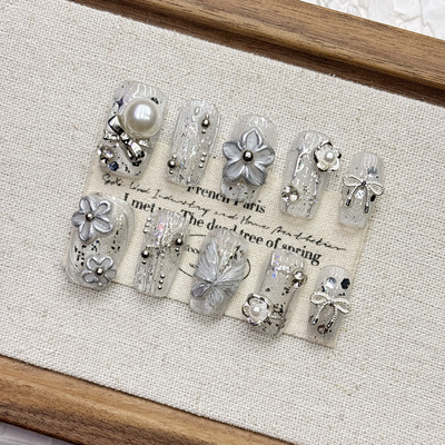 白色浮雕纯手工显白穿戴甲短杏仁