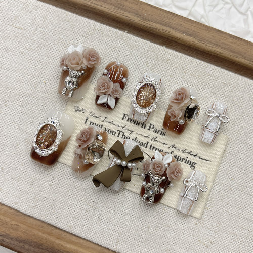 咖啡色纯手工穿戴甲猫眼欧美日系风小众显白2025新年短梯款杏仁甲