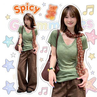 T恤女2026夏季 短袖 巨好看精致漂亮上衣 复古V领简约修身 绿色美式