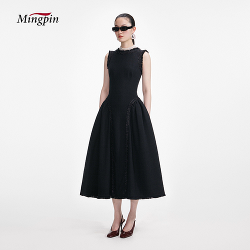 2025新款时尚小香风露背连衣裙女