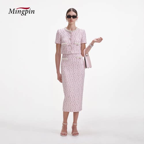 名媛高雅粉色圆领小香风短袖套装