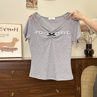 T恤女甜美bm风修身 波点蕾丝蝴蝶结V领正肩短袖 短上衣 宇宙 奶油