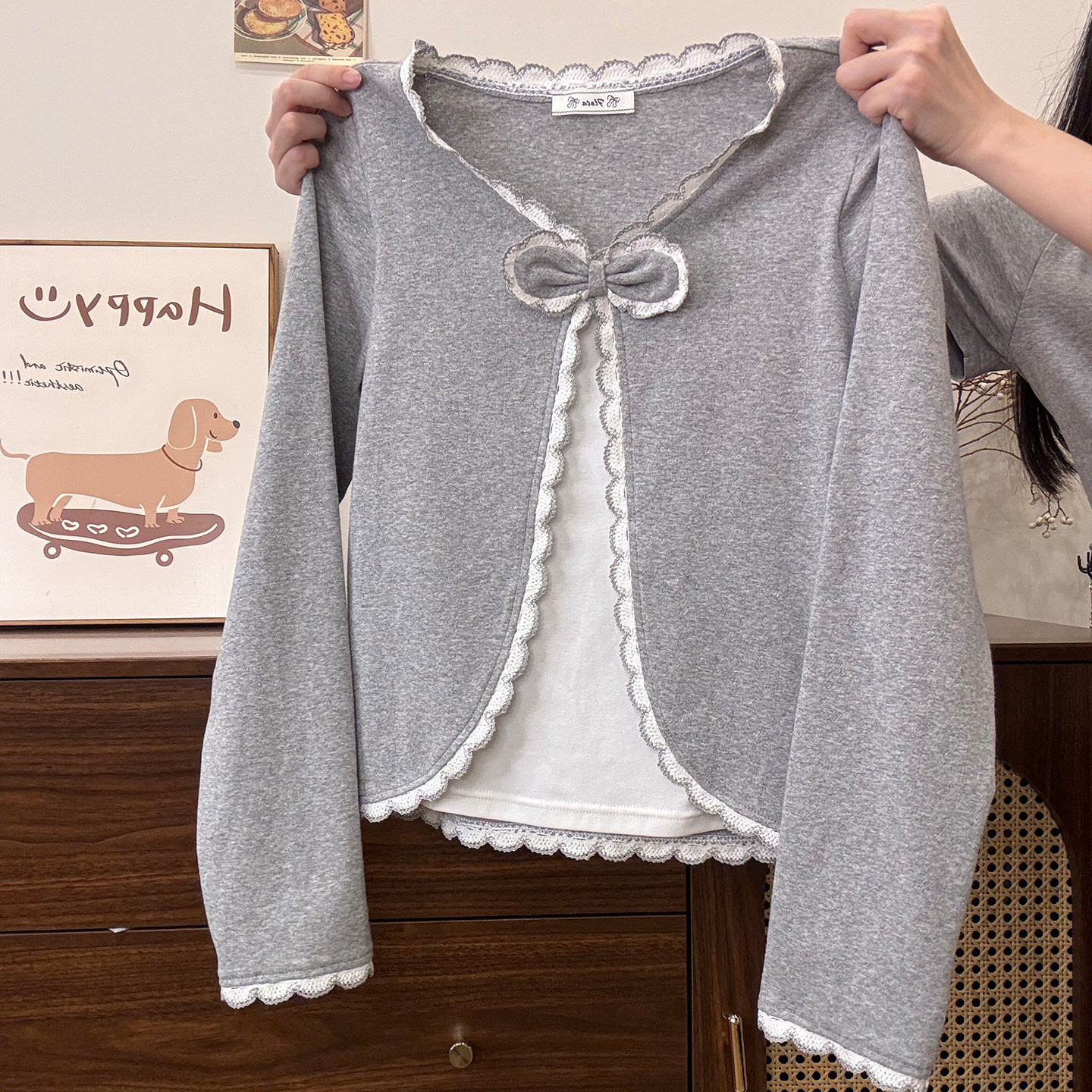 奶油的宇宙 蝴蝶结花边拼接假两件V领长袖T恤女甜美修身内搭上衣,女装/女士精品,T恤,淘宝优惠券,粉丝福利购,淘宝优惠卷