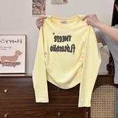 纽扣字母奶黄色正肩长袖 奶油 宇宙 T恤女甜妹少女收腰内搭短上衣