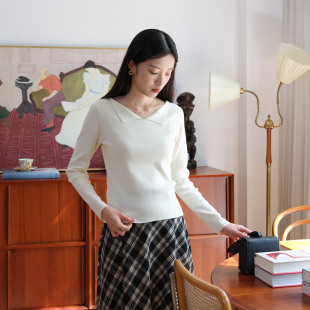 毛衣女2025新款 小翻领修身 秋季 保暖长袖 上衣 然若 内搭针织衫 法式