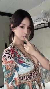 卜斯斯同款美jue人寰花朵v领深v重工显瘦收腰烫钻大裙摆连衣裙女