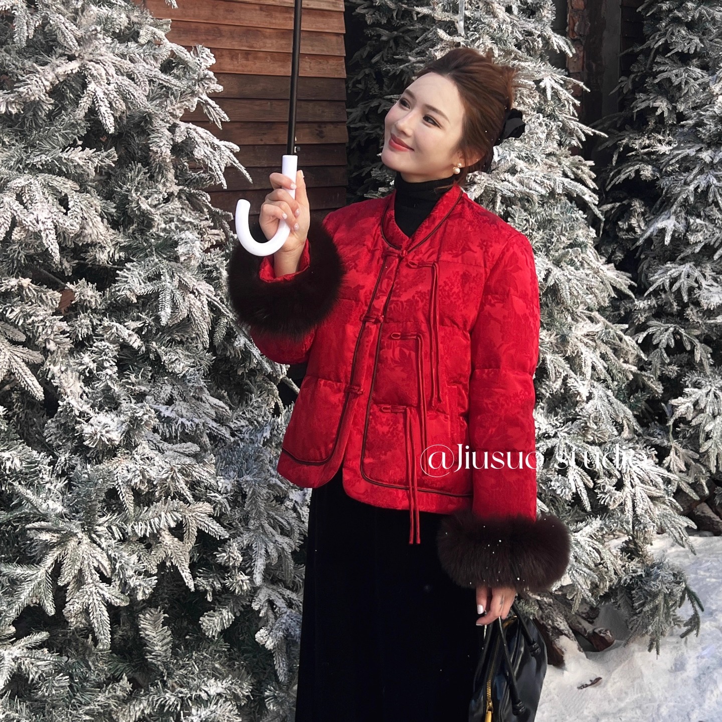 红色立领复古流苏盘扣羽绒服