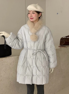 中长款圆领设计感方格收腰羽绒服女2025年冬季貉子毛围脖气质外套