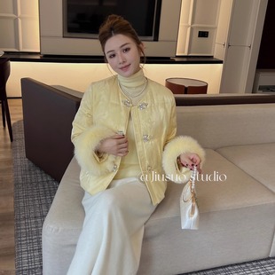 新中式轻国风重工钉钻圆领狐狸毛羽绒服女2025冬90白鸭绒轻奢外套