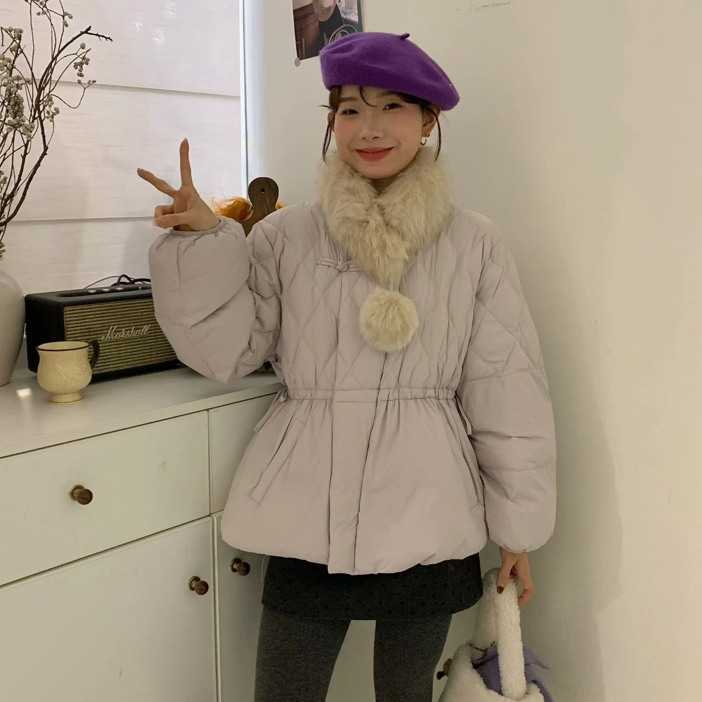 冬季复古盘扣侧边收腰甜美羽绒服