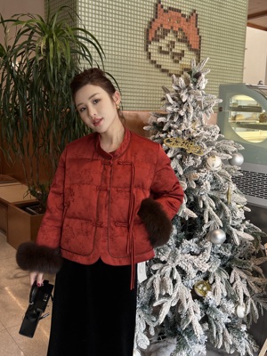 新中式暗纹提花立领流苏羽绒服女