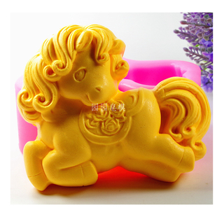手工皂香皂石膏牛油蛋糕慕斯冰淇淋模具食品级硅胶十二生肖马