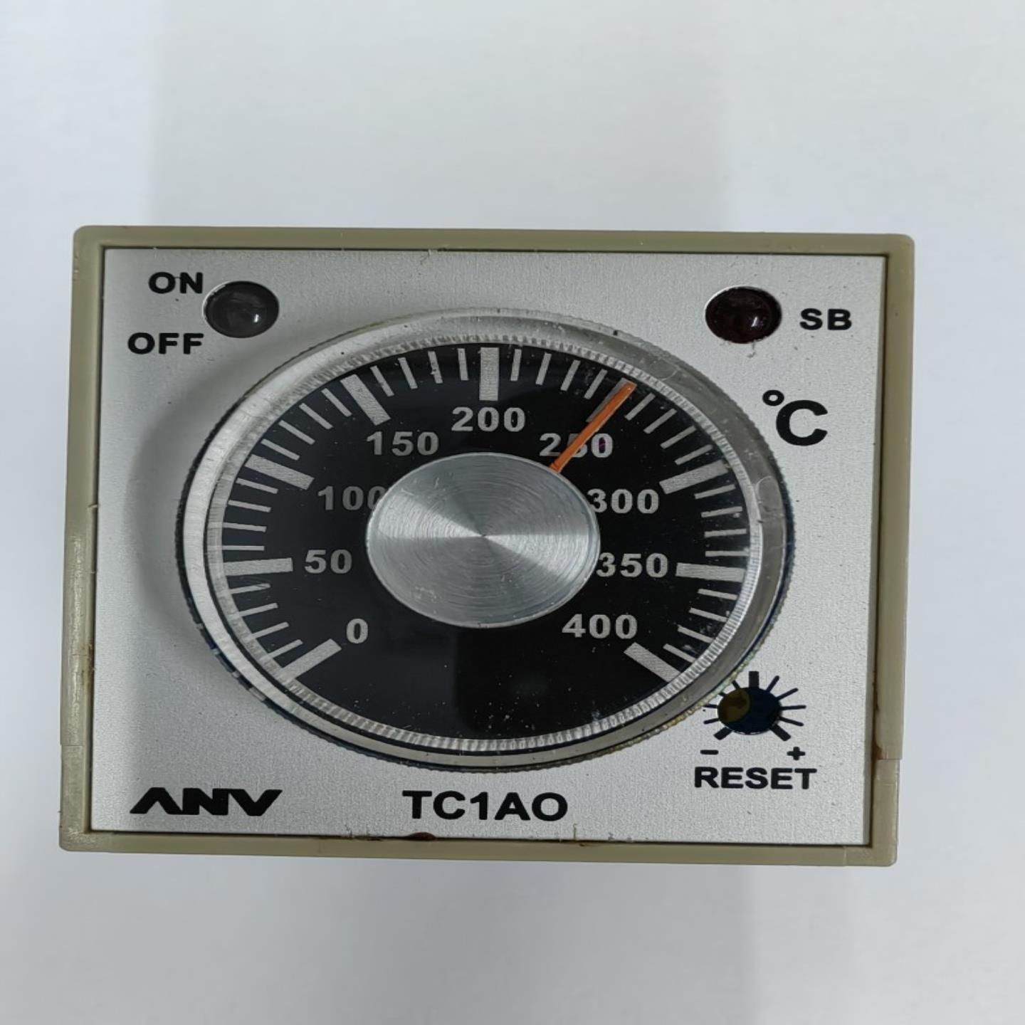 ANV TC1AO-ROK4 TC1AO TC1A0-R0K4 400℃ k 台湾士研温控器九成新