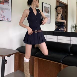 无袖挂脖连衣裙女胖MM大码女装修身收腰性感露背短款a字西装短裙