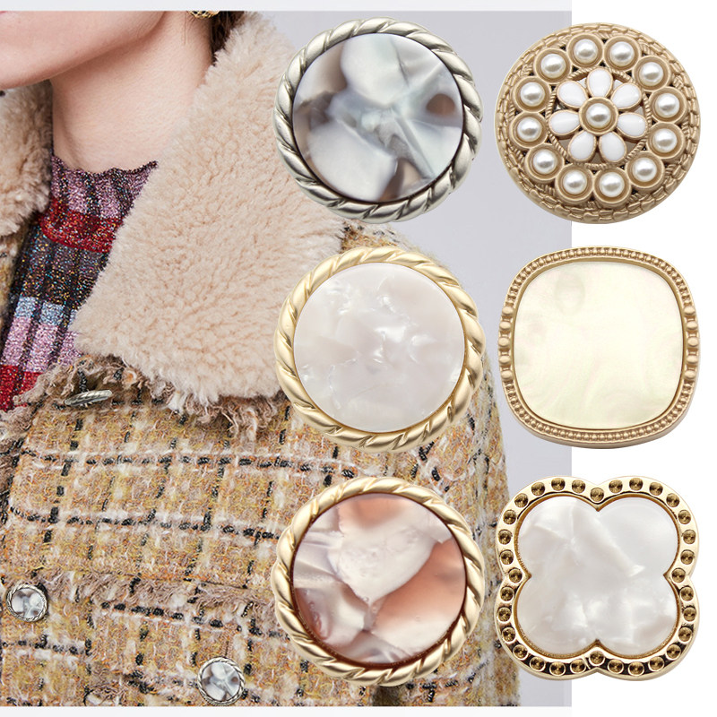 小香金属风外套女大衣毛衣纽扣