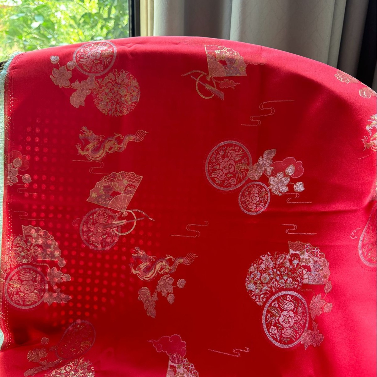 龙舞扇提花国风面料喜庆经典织锦缎红金旗袍马面裙新年战袍婚包