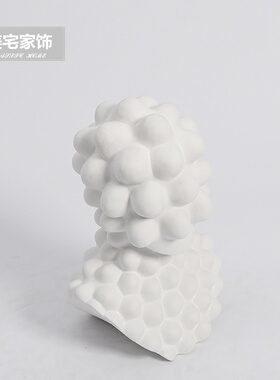 北欧时尚家居创意陶瓷抽象人物雕塑装饰品现代简约客厅电视柜摆件