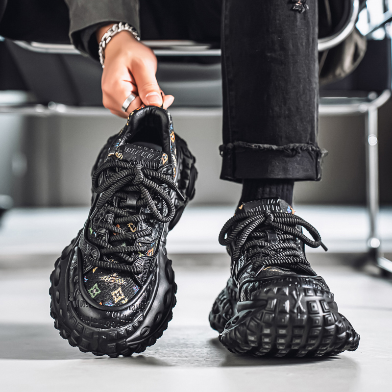 黑武士男鞋秋冬防滑防臭软底跑步运动鞋男士厚底增高黑色老爹潮鞋