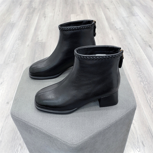冰洁2025冬季新款女鞋羊皮方头粗跟加绒保暖舒适后拉链短靴861107