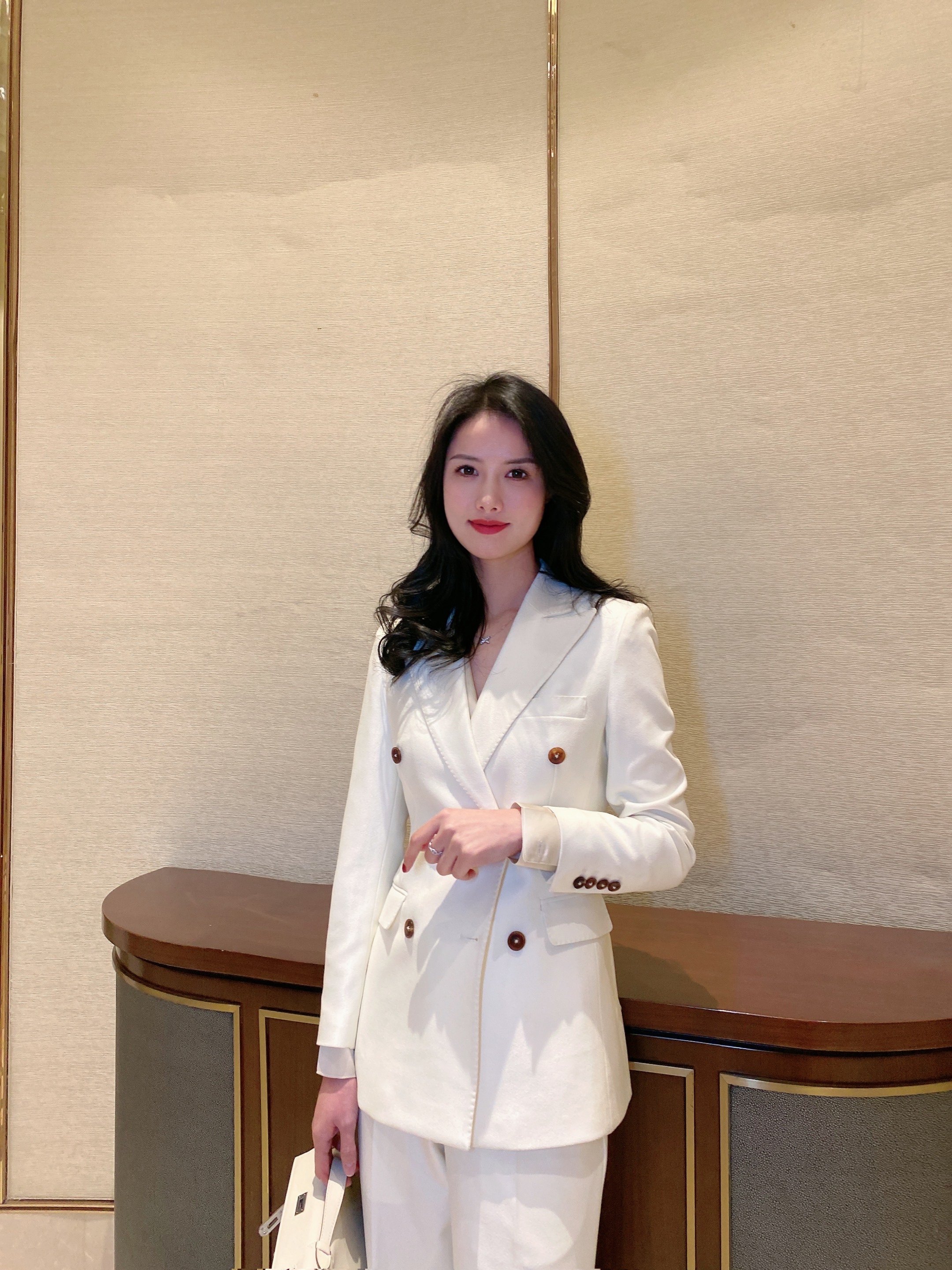 新款白色双排扣直筒裤修身显瘦西装套装女